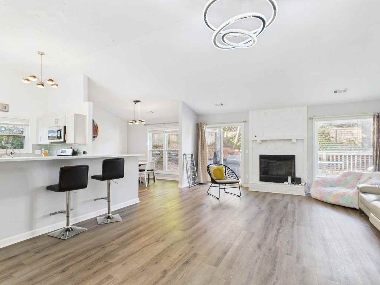 4060 Brooksbridge Crossing - Photo 3 of 29