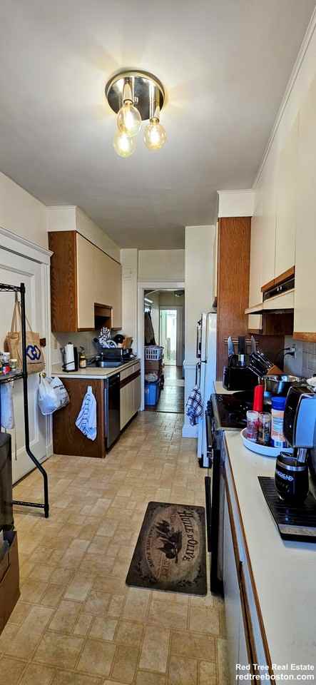 52 Babcock St #5 - Photo 7 of 12