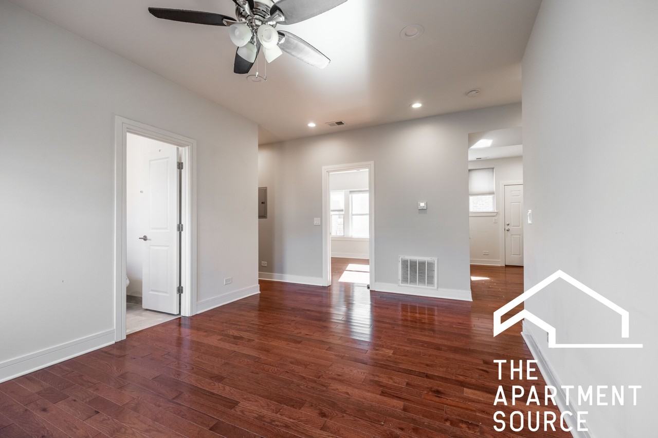 1159 W Lunt Ave #3 - Photo 3 of 16