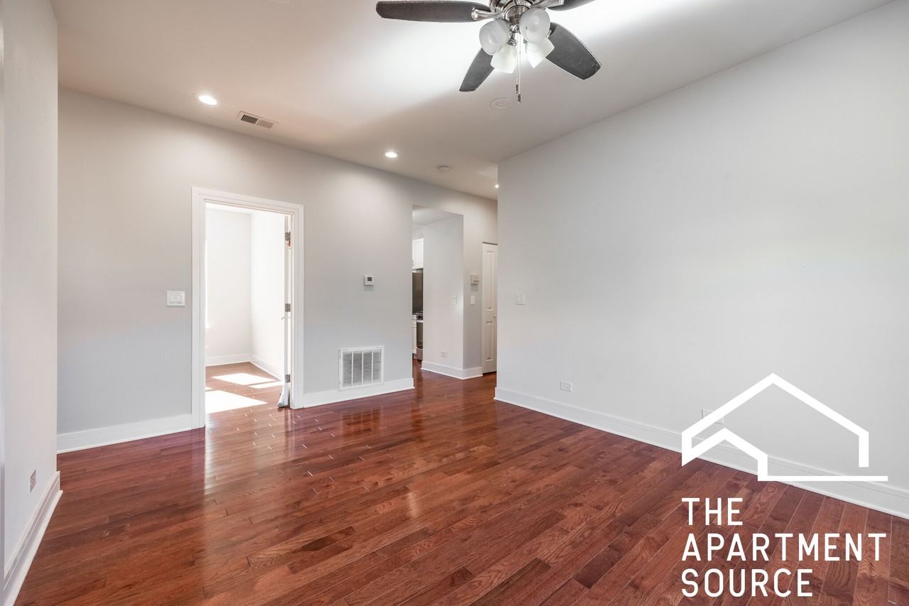 1159 W Lunt Ave #3 - Photo 4 of 16