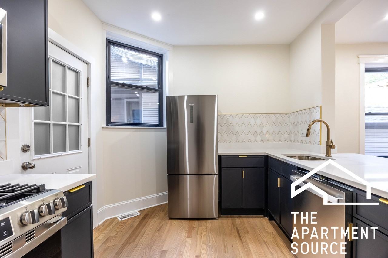 4638 N Hamilton Ave #1F - Photo 3 of 23