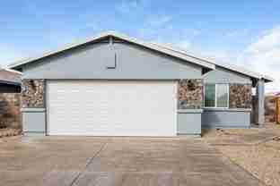 8902 W Monroe St - Photo 1 of 1