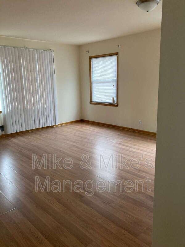 4926 N 54th St Lowr - Photo 2 of 11