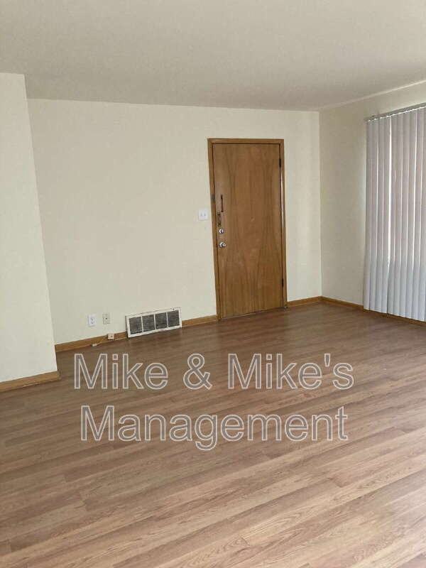 4926 N 54th St Lowr - Photo 3 of 11