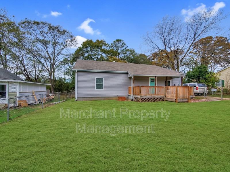 321 Oak St - Photo 3 of 30