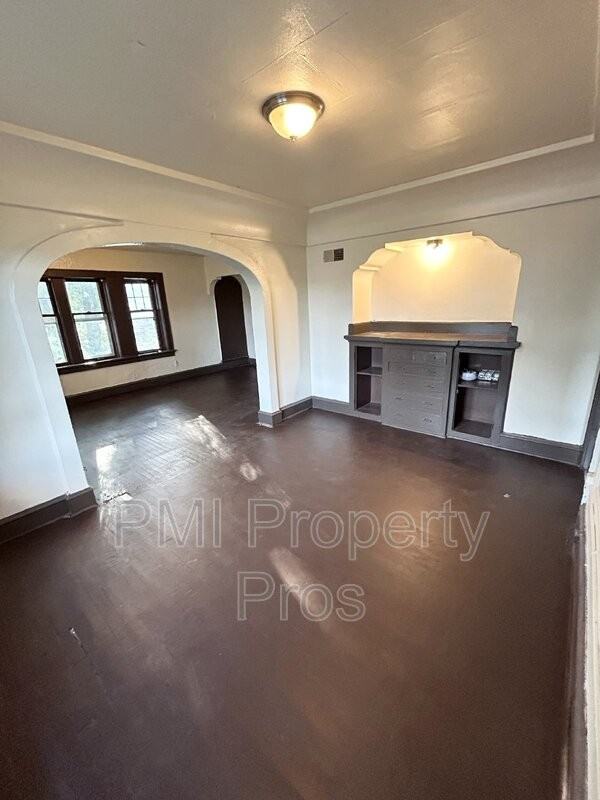 3112 N 38th St #3 - Photo 2 of 4