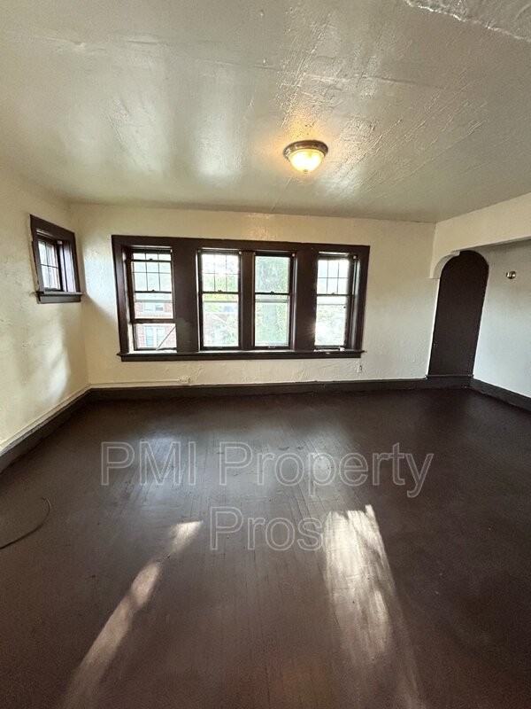 3112 N 38th St #3 - Photo 3 of 4
