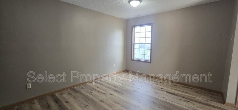 605 Copperfield Dr - Photo 7 of 34