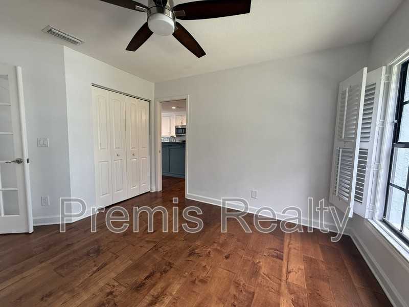 1070 Sanibel Court - Photo 7 of 49