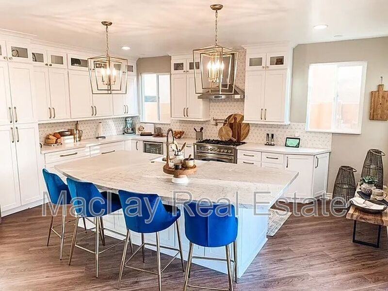 15410 S 17th Ln - Photo 2 of 27