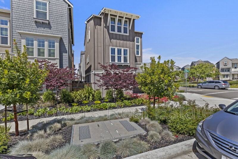 2012 Confidence Way - Photo 2 of 38