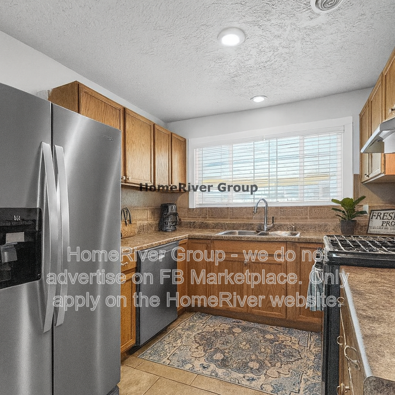 1042 Jane Street Northeast - Photo 3 of 26