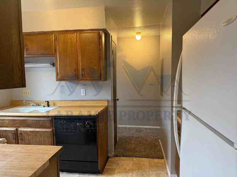 714 Downey St #8 - Photo 6 of 21