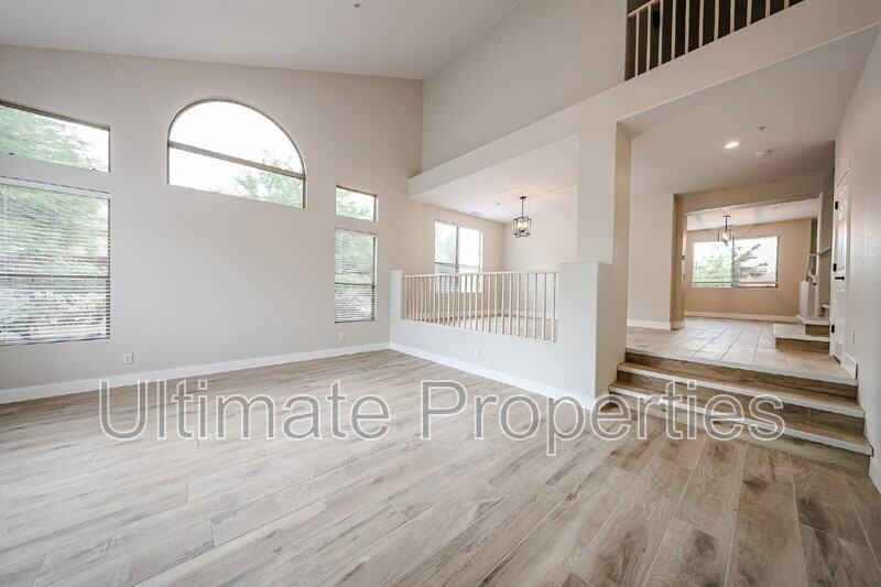 6033 East Smokehouse Trail - Photo 2 of 23