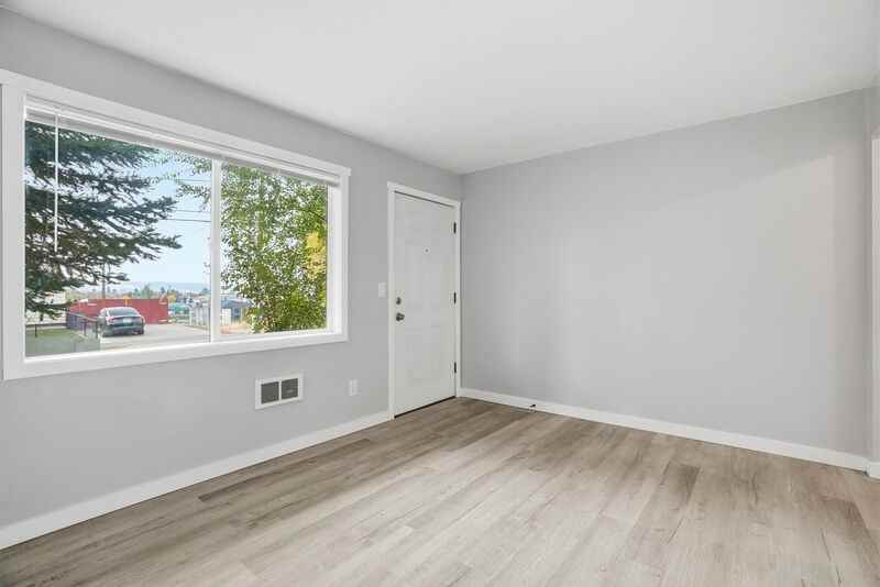 547 E Fairview Ave - Photo 4 of 14