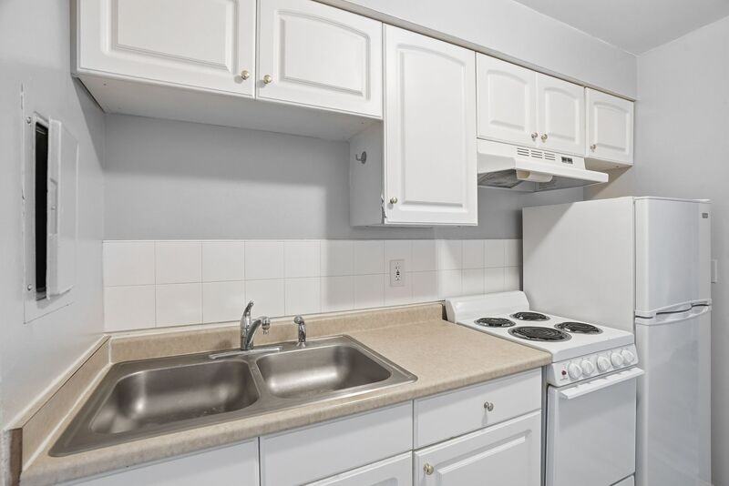 547 E Fairview Ave - Photo 6 of 14