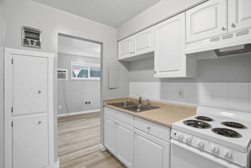 547 E Fairview Ave - Photo 7 of 14