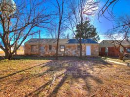 featured image of 2101 Westchester Dr