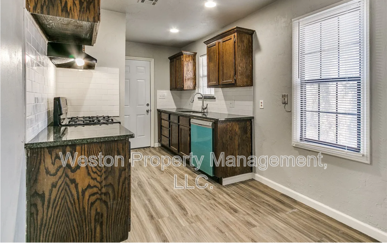 1209 Northeast 43rd Street - Photo 3 of 26