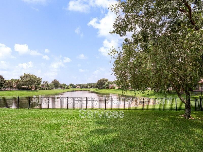 1228 Loch Tanna Loop - Photo 5 of 45