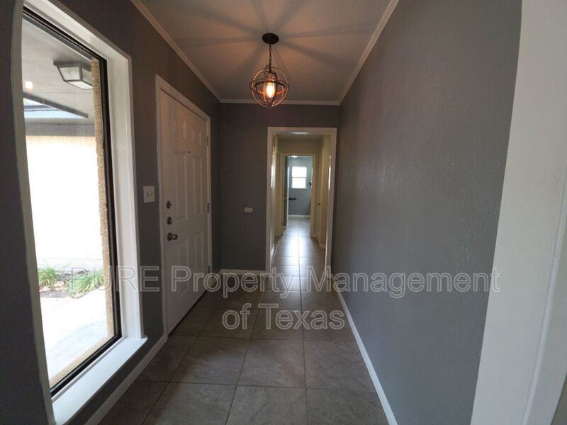 306 S 7th St - Photo 4 of 20