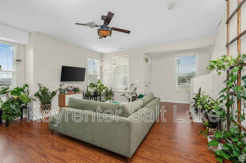 4454 Westsouth - Photo 3 of 26