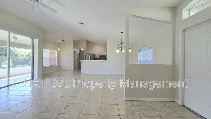 342 Ne 17th St - Photo 2 of 32