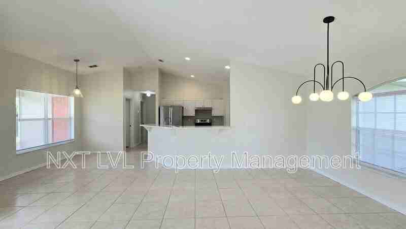 342 Ne 17th St - Photo 4 of 32