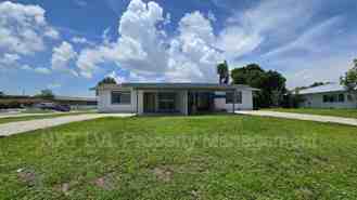 603 Se 46th Ter #1 - Photo 1 of 1