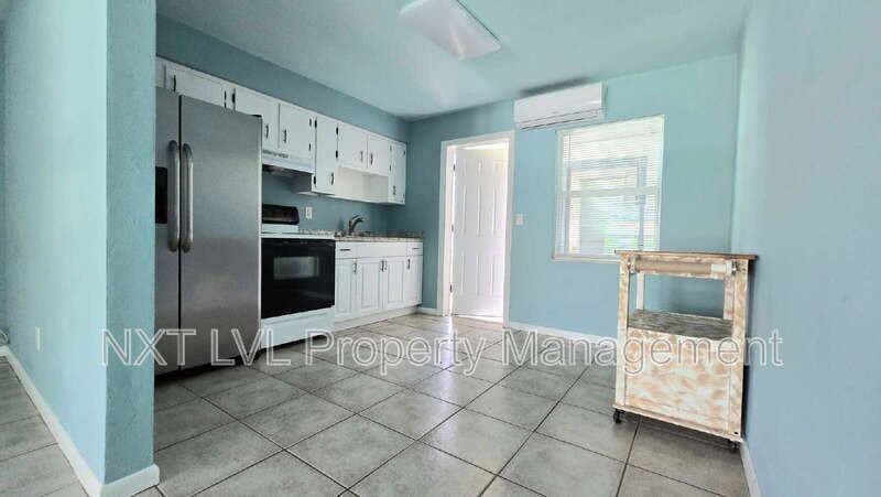 603 Se 46th Ter #1 - Photo 4 of 10