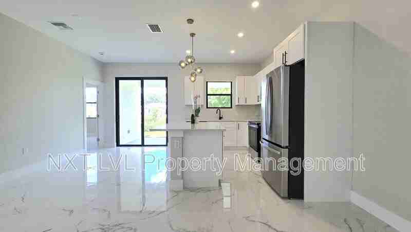 702 Hightower Ave S - Photo 5 of 15