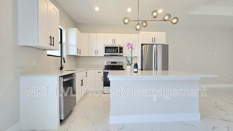 702 Hightower Ave S - Photo 6 of 15