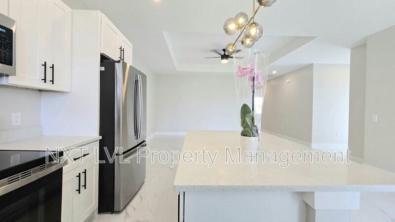 702 Hightower Ave S - Photo 7 of 15