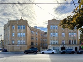 featured image of 4267 W Addison St #1