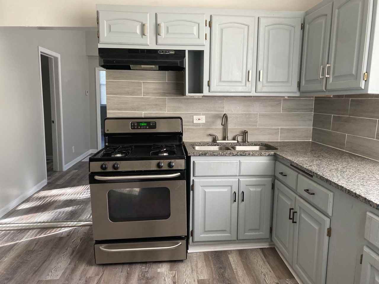 7614 S. Maryland - Photo 3 of 19