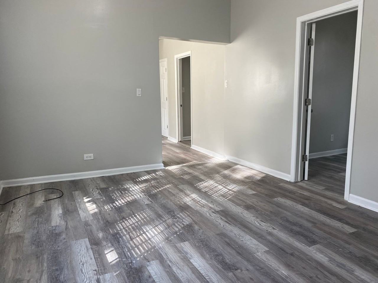 7614 S. Maryland - Photo 5 of 19