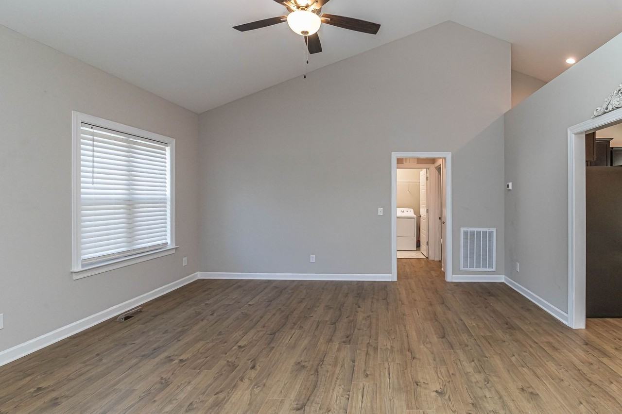 109 Hawk Pl - Photo 5 of 31