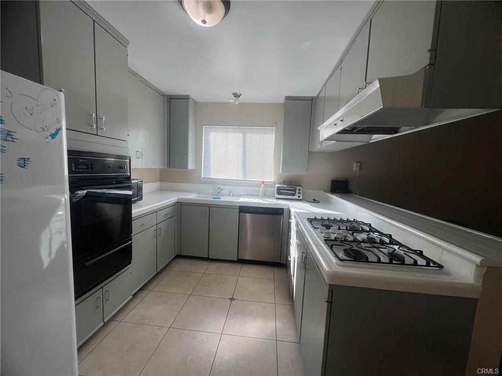 455 Glenhill Dr - Photo 3 of 12