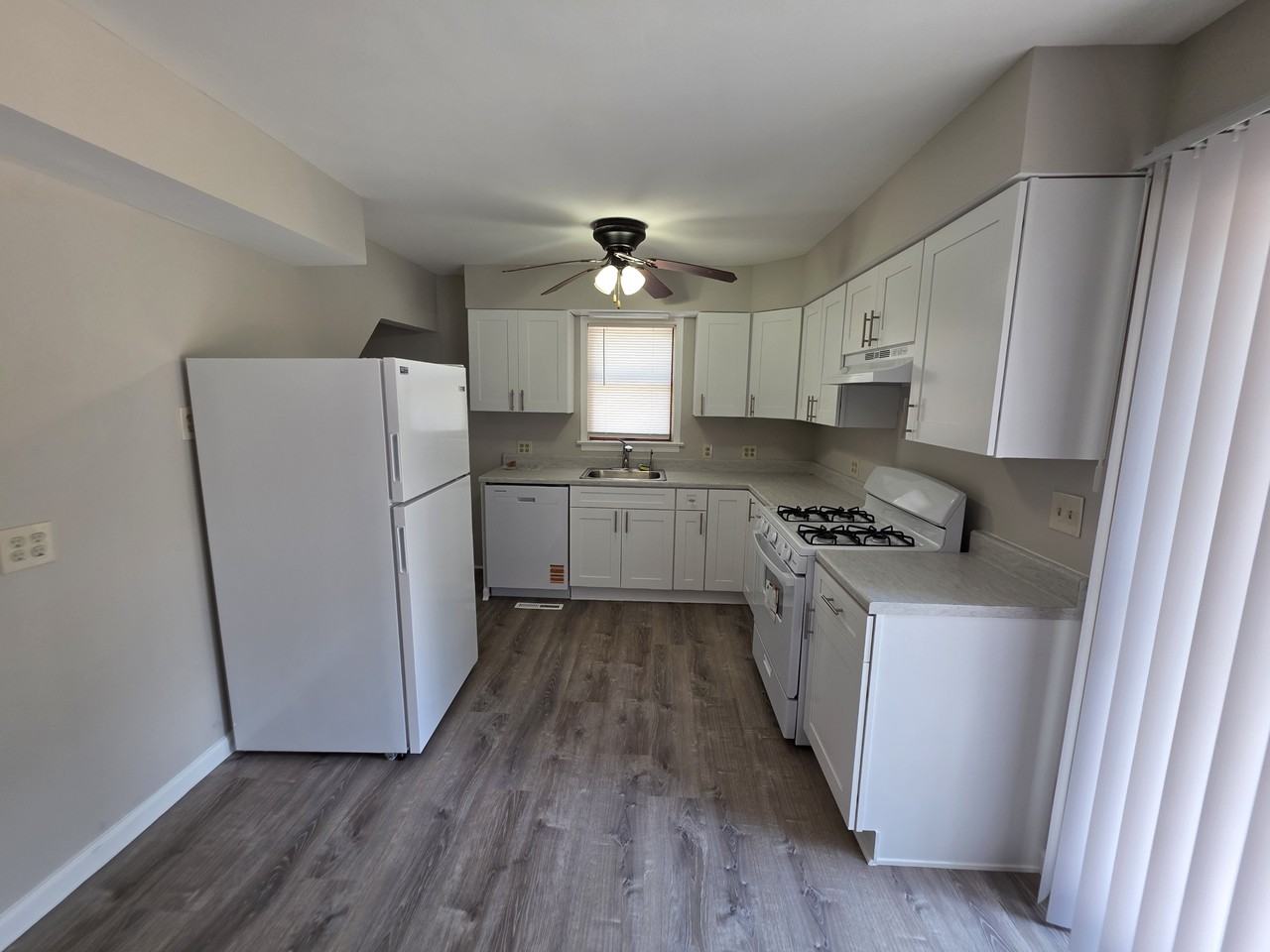 1007 Pierce Avenue - Photo 3 of 16