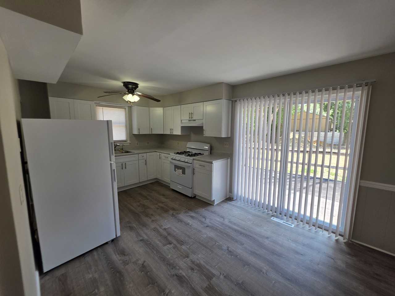 1007 Pierce Avenue - Photo 4 of 16