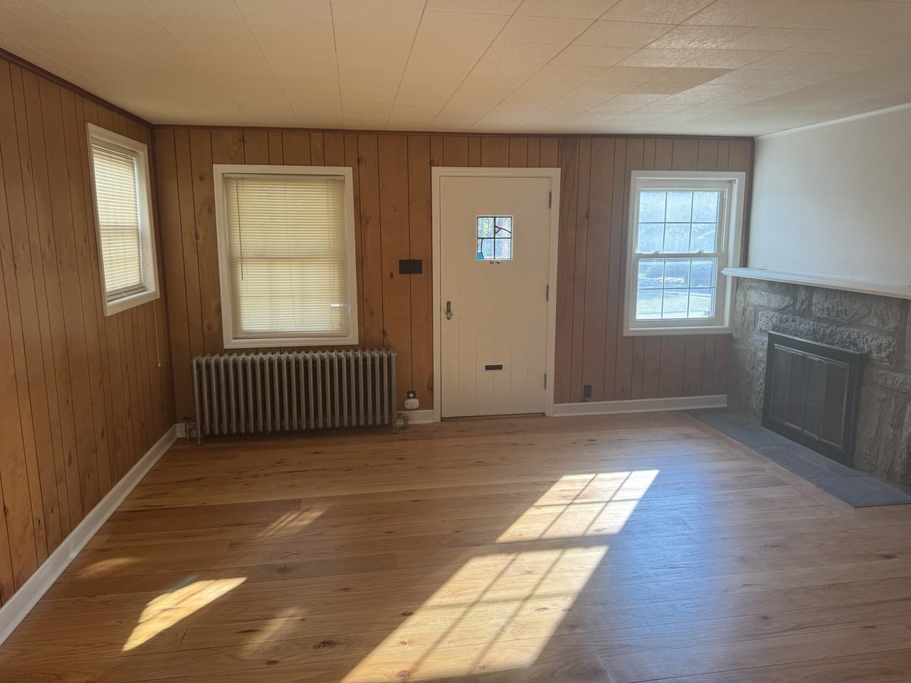 112 Hollywood Ave - Photo 3 of 22