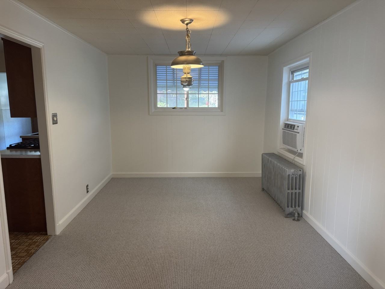 112 Hollywood Ave - Photo 4 of 22