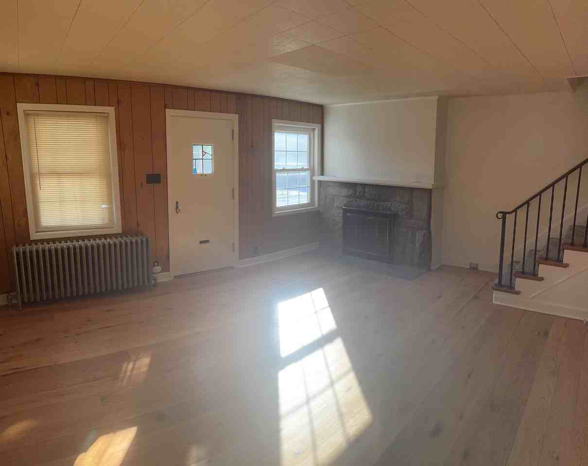 112 Hollywood Ave - Photo 6 of 22