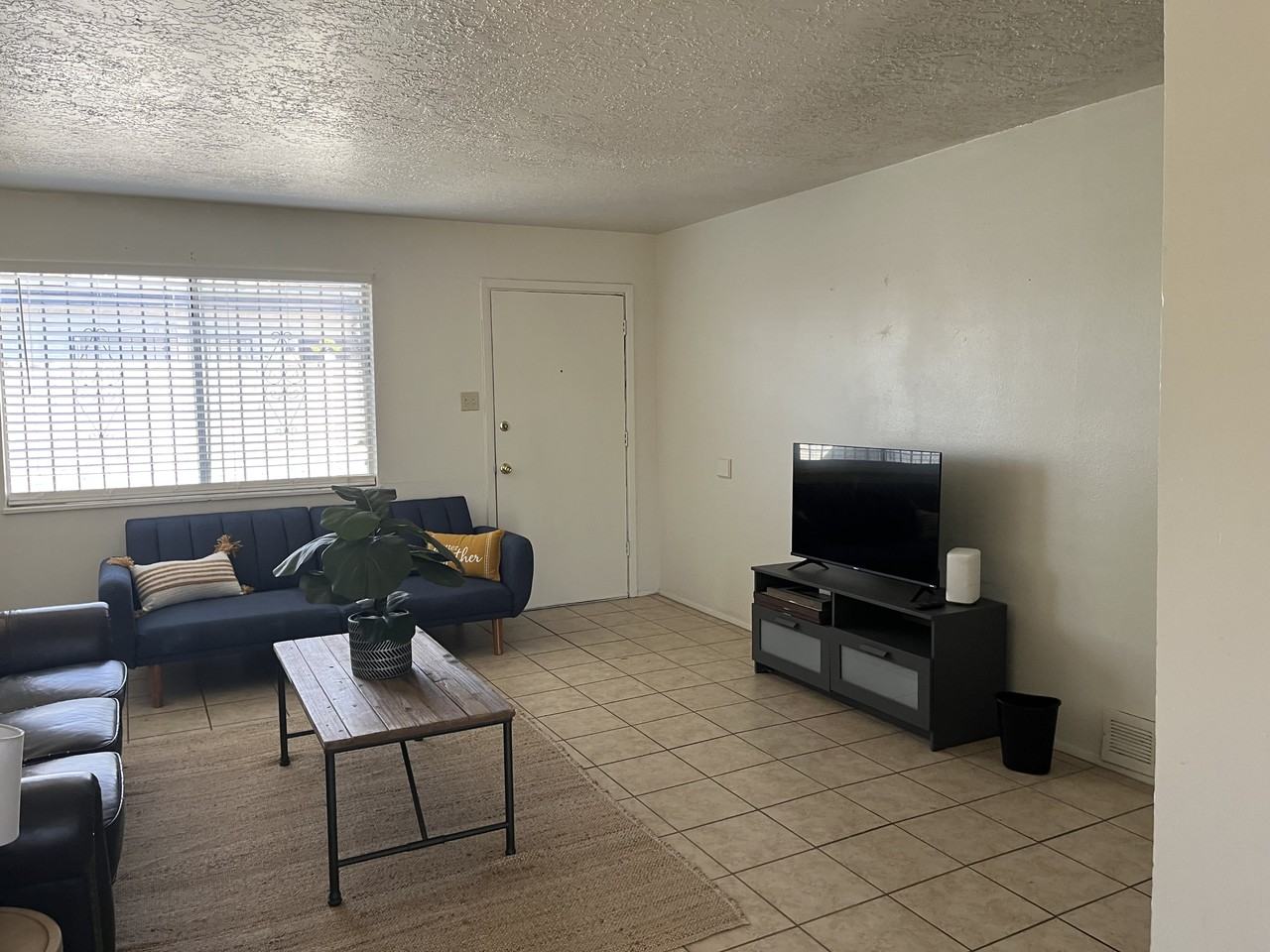 3438 Thaxton Ave Se - Photo 3 of 10