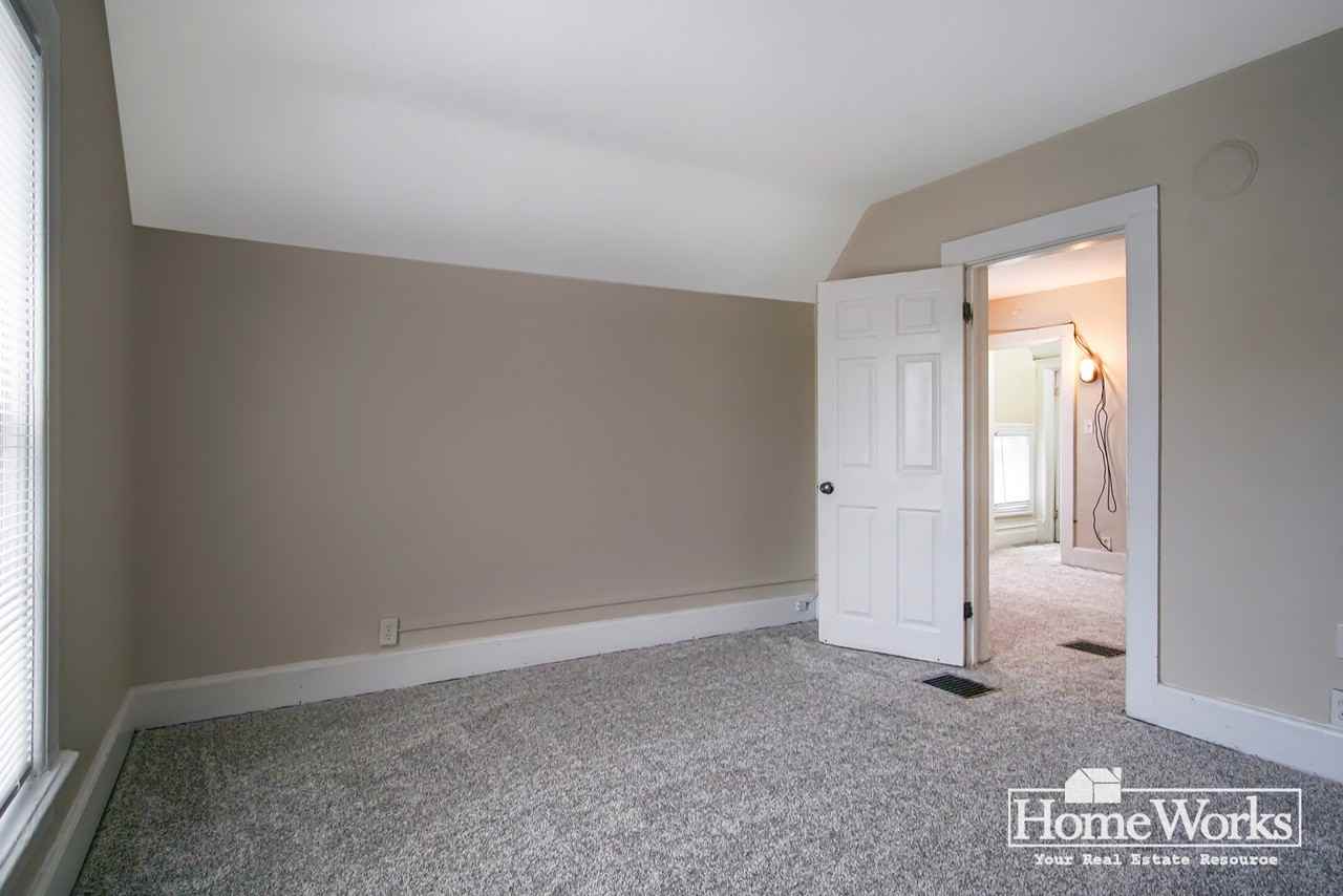 1002 E Indiana Ave - Photo 2 of 18