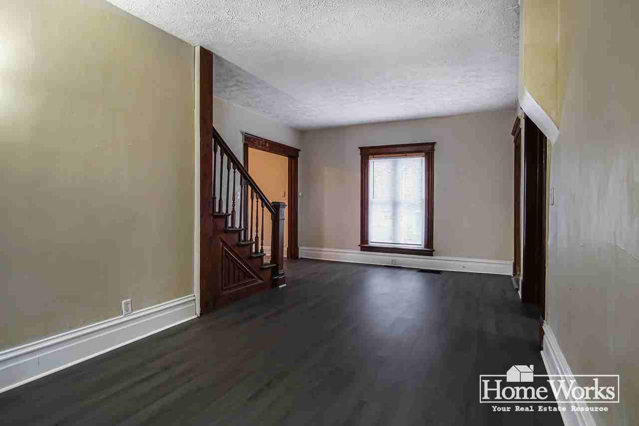 1002 E Indiana Ave - Photo 4 of 18