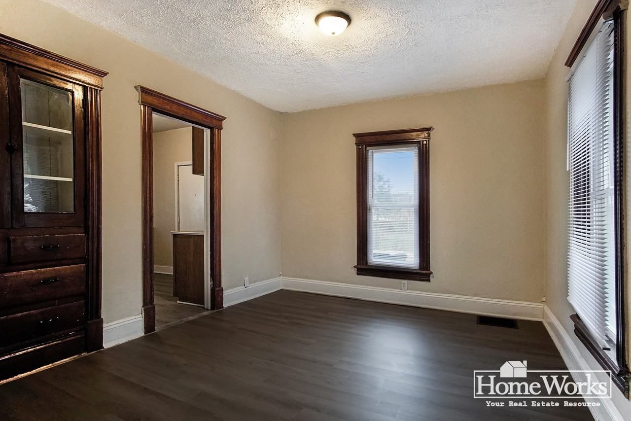 1002 E Indiana Ave - Photo 5 of 18