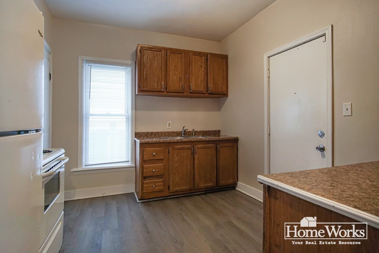 1002 E Indiana Ave - Photo 7 of 18