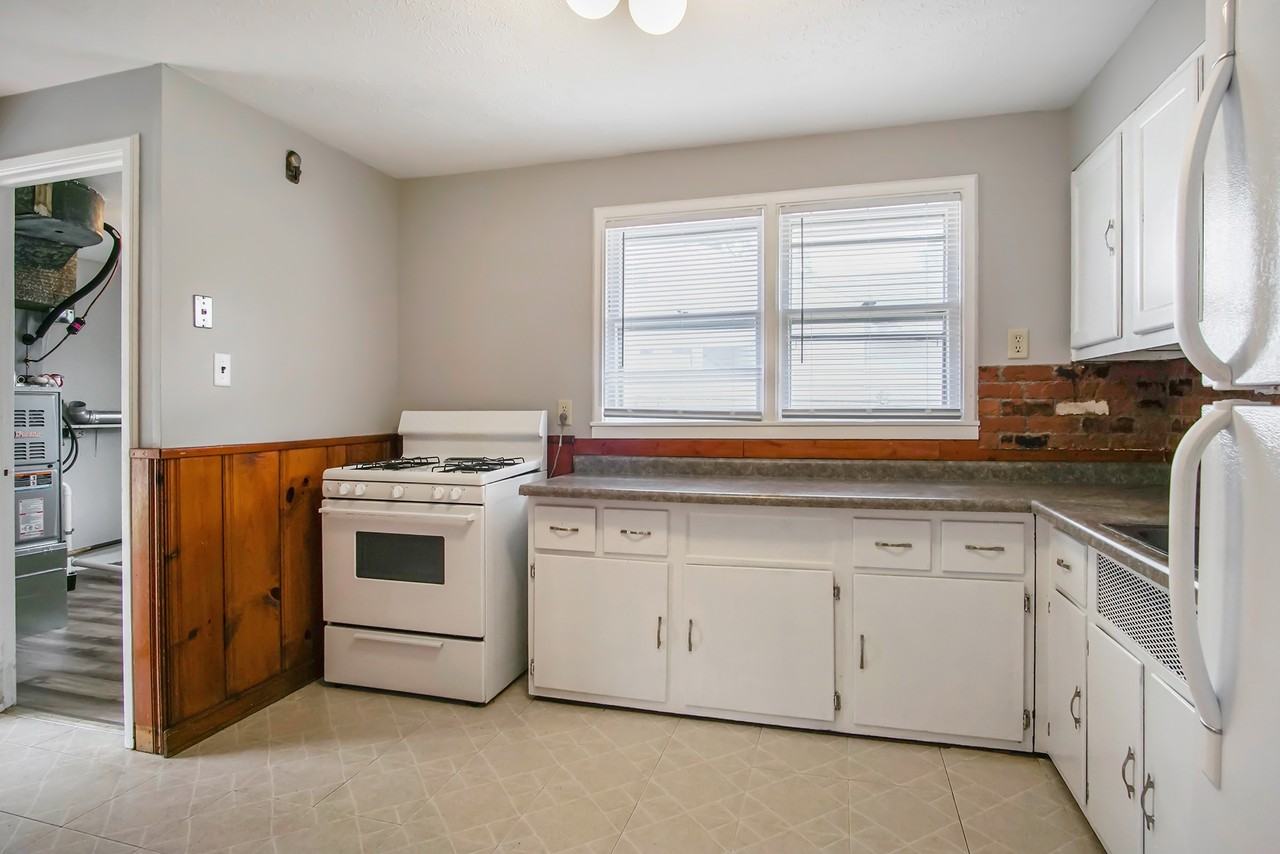 203 Ardennes Avenue - Photo 4 of 16