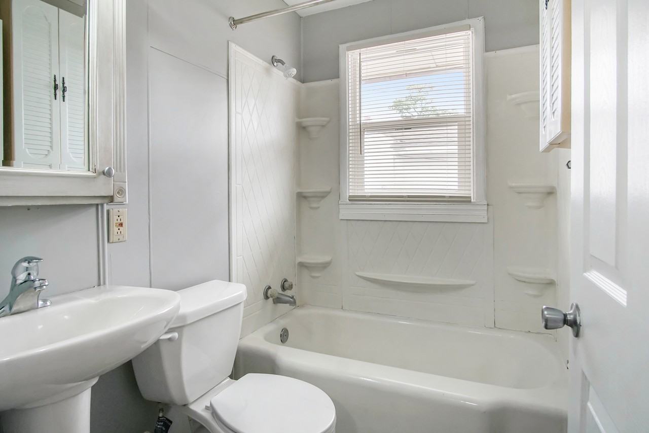 203 Ardennes Avenue - Photo 6 of 16